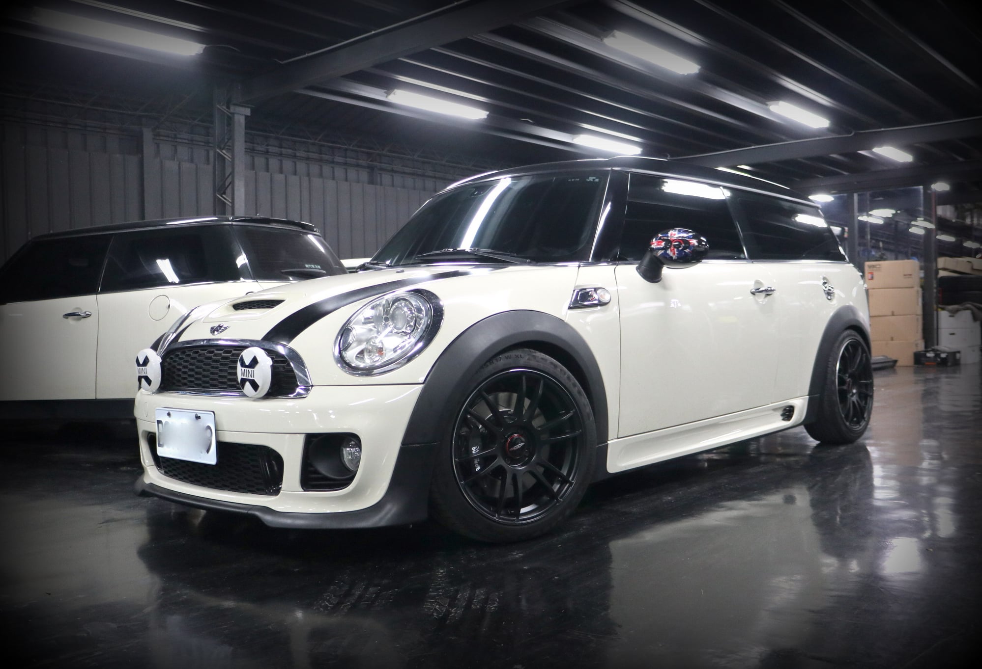 MINI R55 COOPER S 換裝 JCW 大包 STX避震器... - 布魯商行(Blues Garage) | Facebook