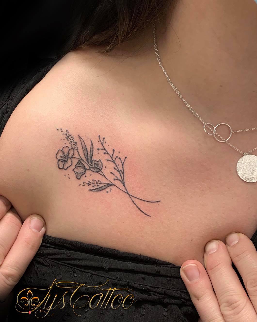 Tatouage Bouquet De Fleur Minimaliste