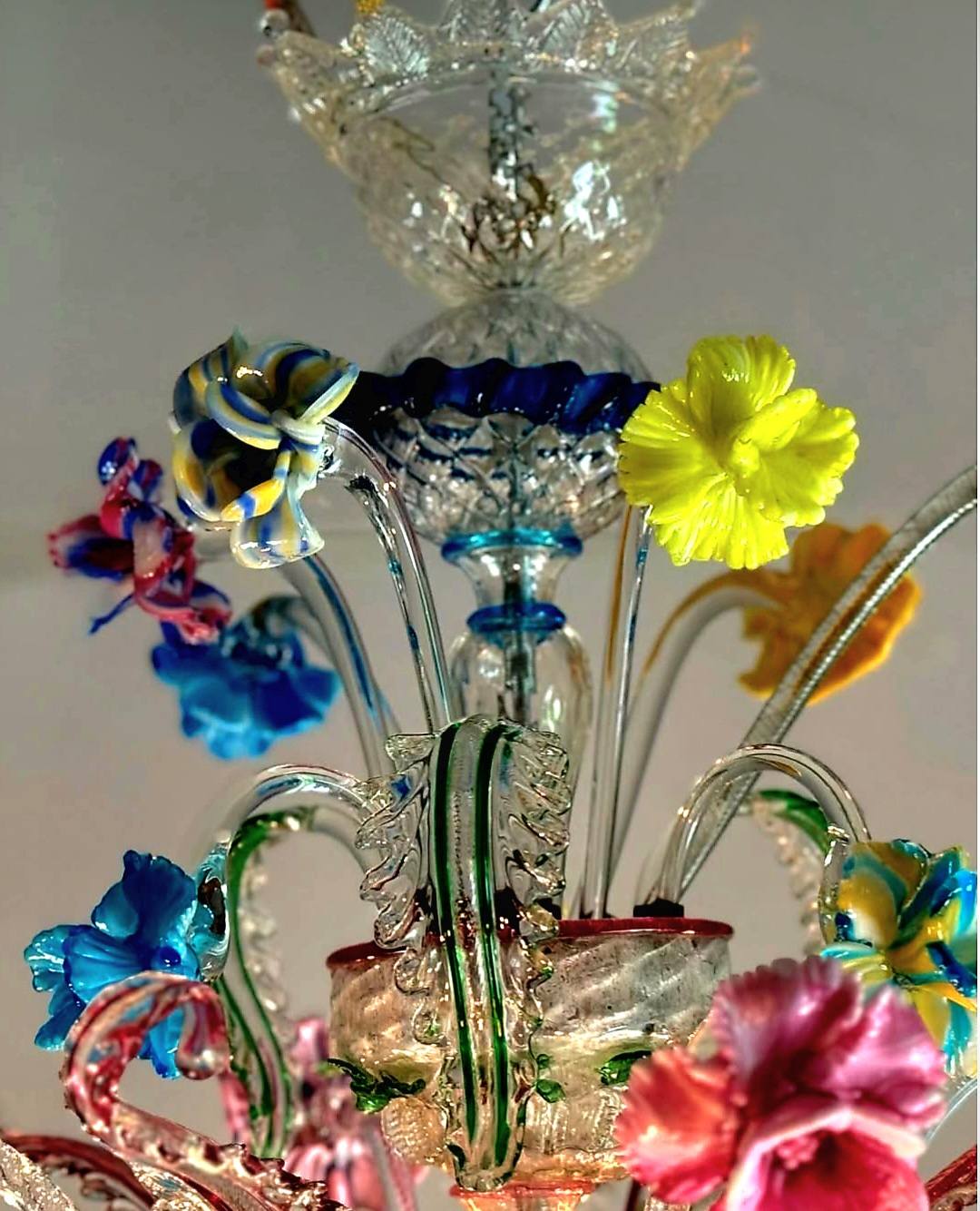 Venetian Rezzonico model lustre in multicolored Murano glass