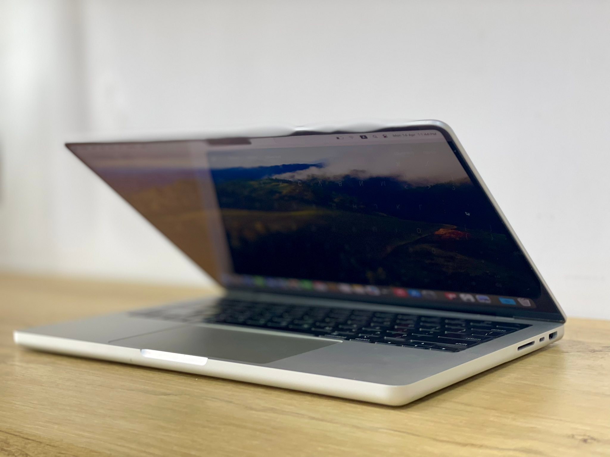 Macbook Pro 16インチ M1Pro シルバー バッテリー91%