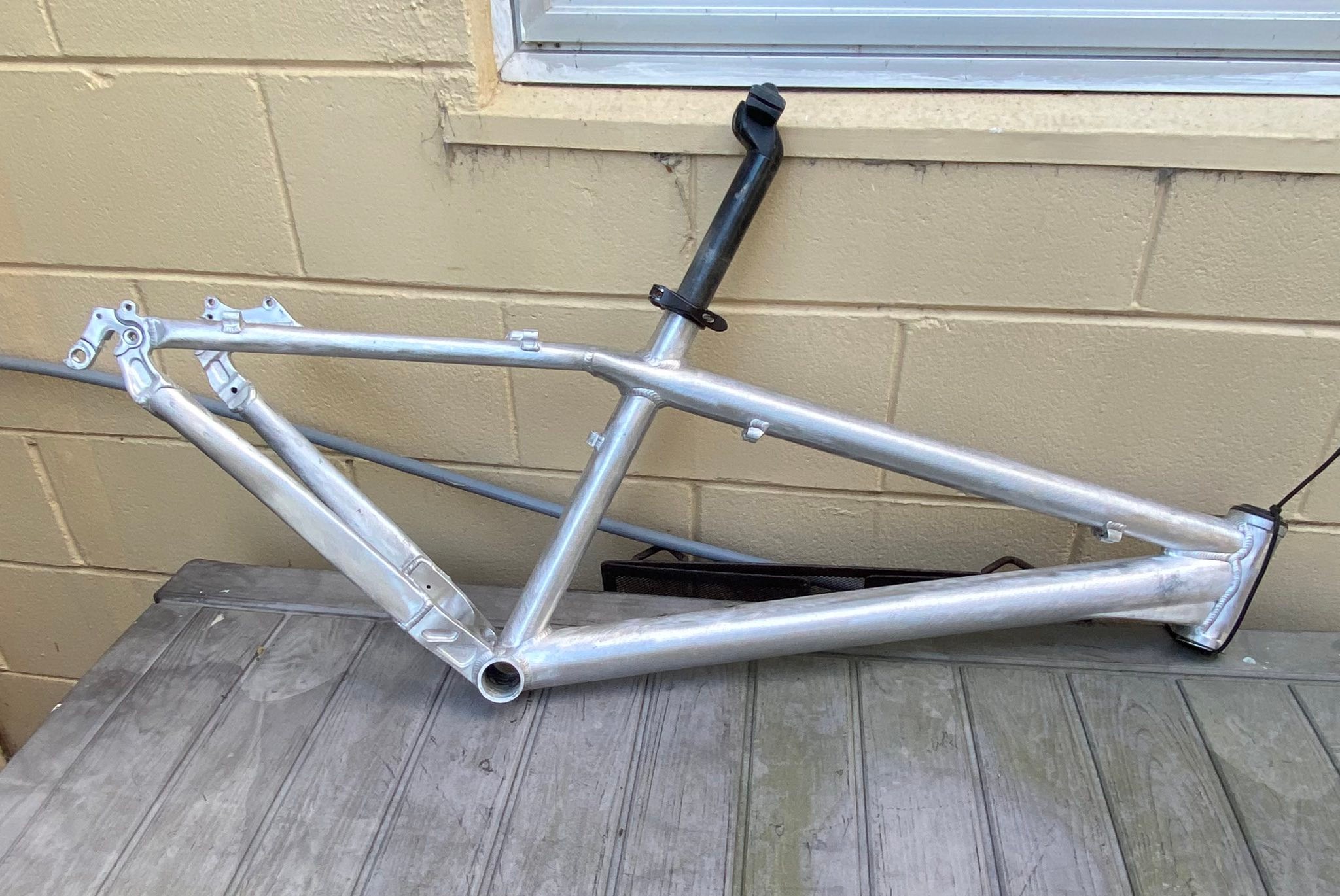 Giant STP frame for parts with headset and seatpost