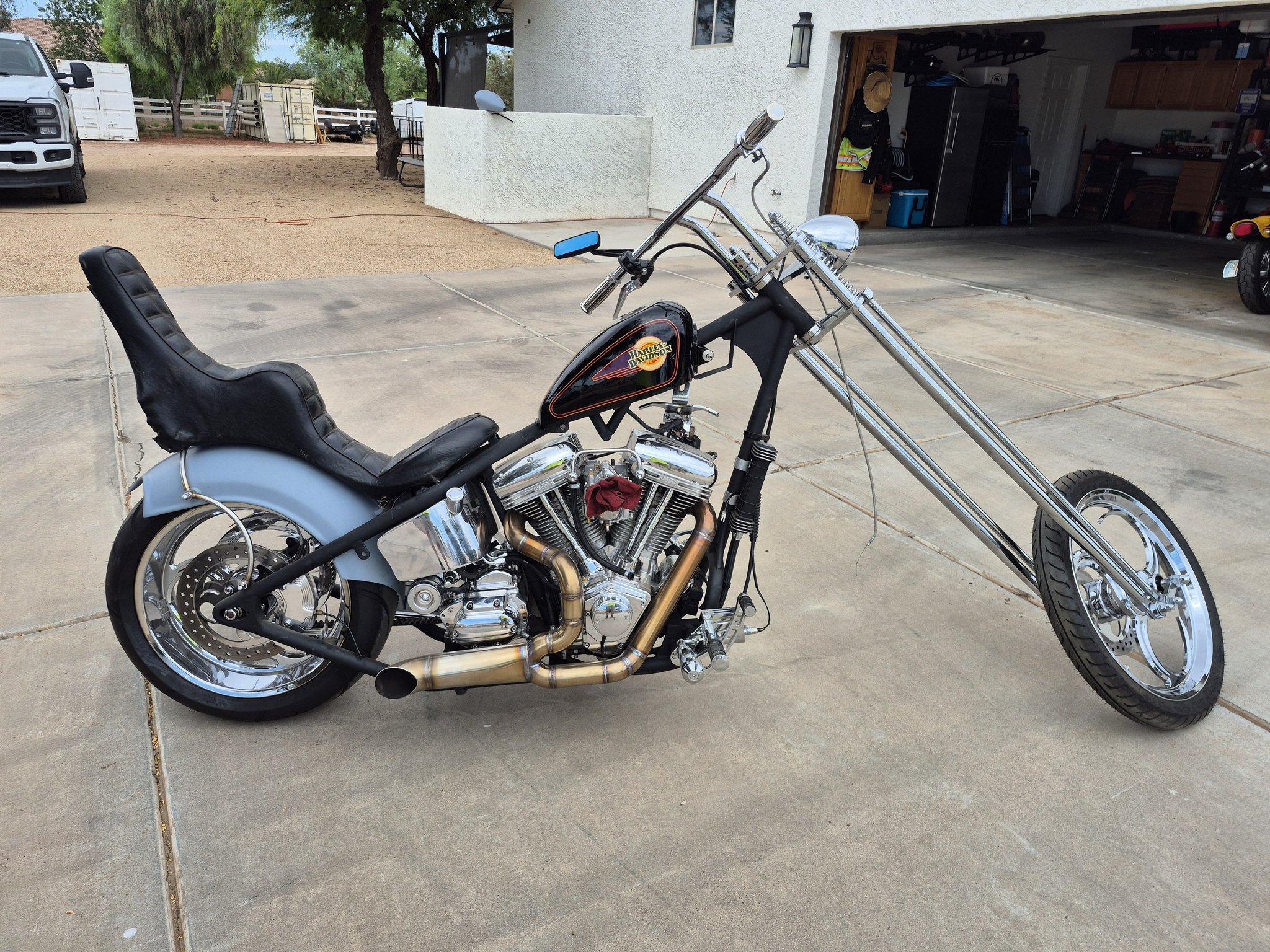 My 44 knucklehead springer I got for my 48 panhead chopper. Was 