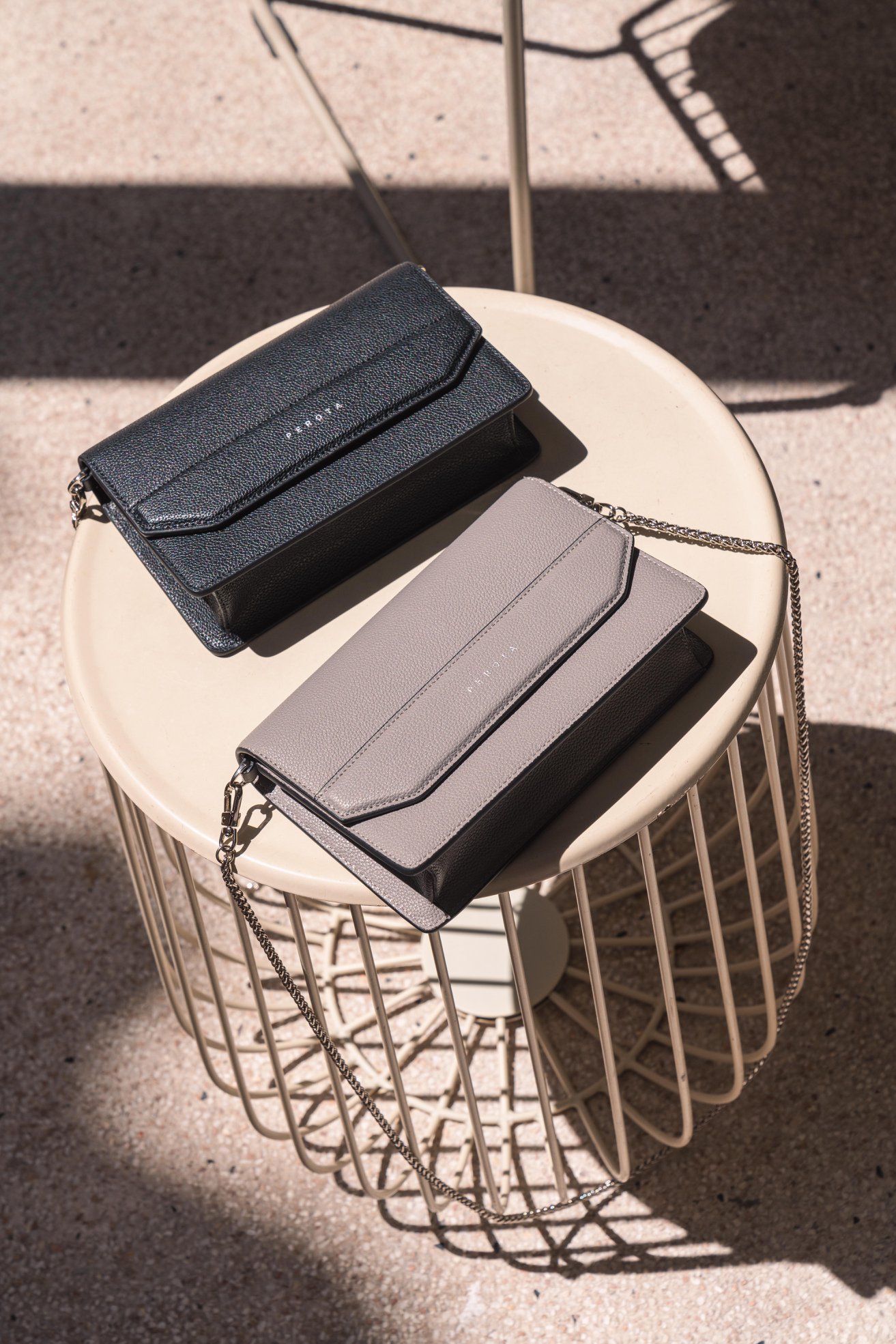 Perota - PEROTA Cross Bag ราคา : 1,450 บาท มาพร้อมกล่อง... | Facebook