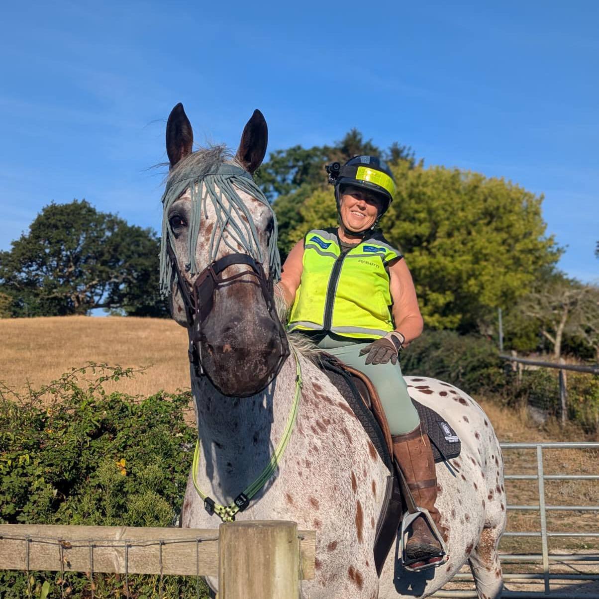 Mae’s first time on a lunge with Carla Maskell 💜 | Maggie Thorse