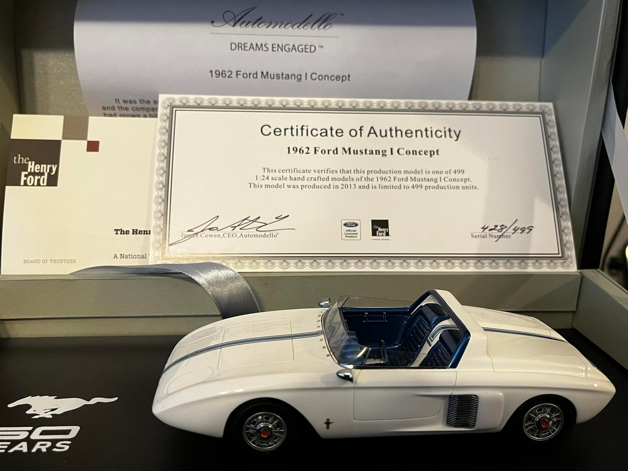 Monogram 1/24. 1964 Ford Mustang, Official Indianapolis 500 pace