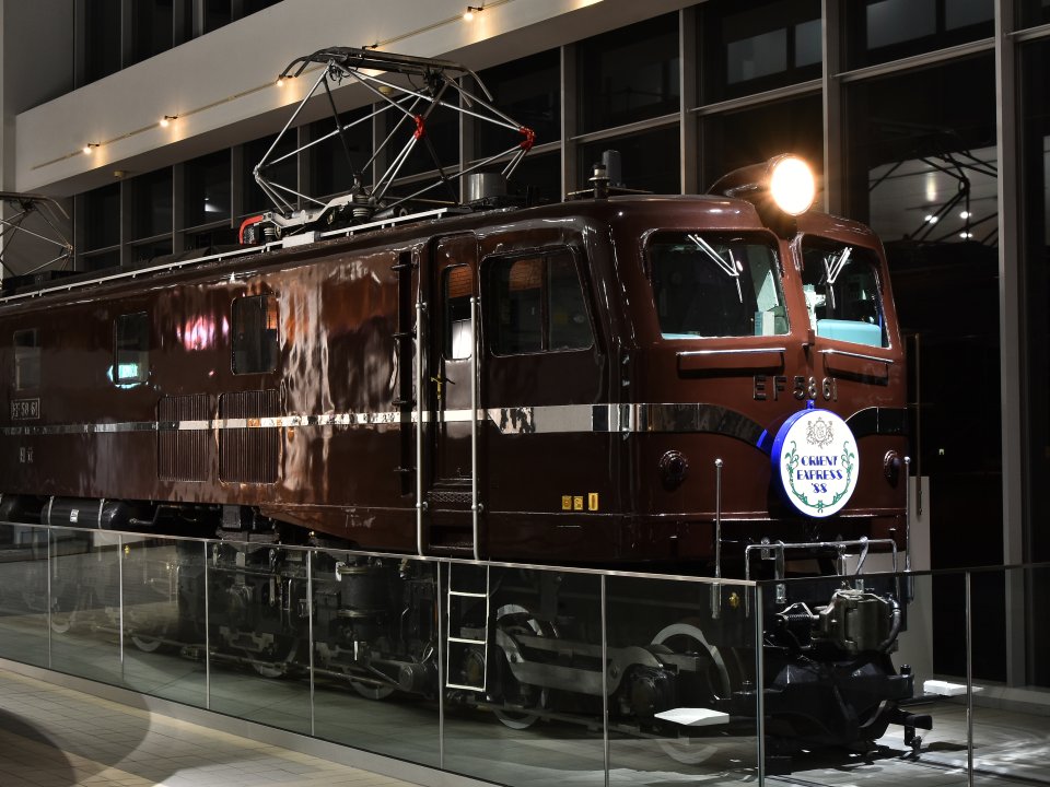 鉄道博物館 - 「ORIENT EXPRESS'88」を掲出したEF58 61 | Facebook