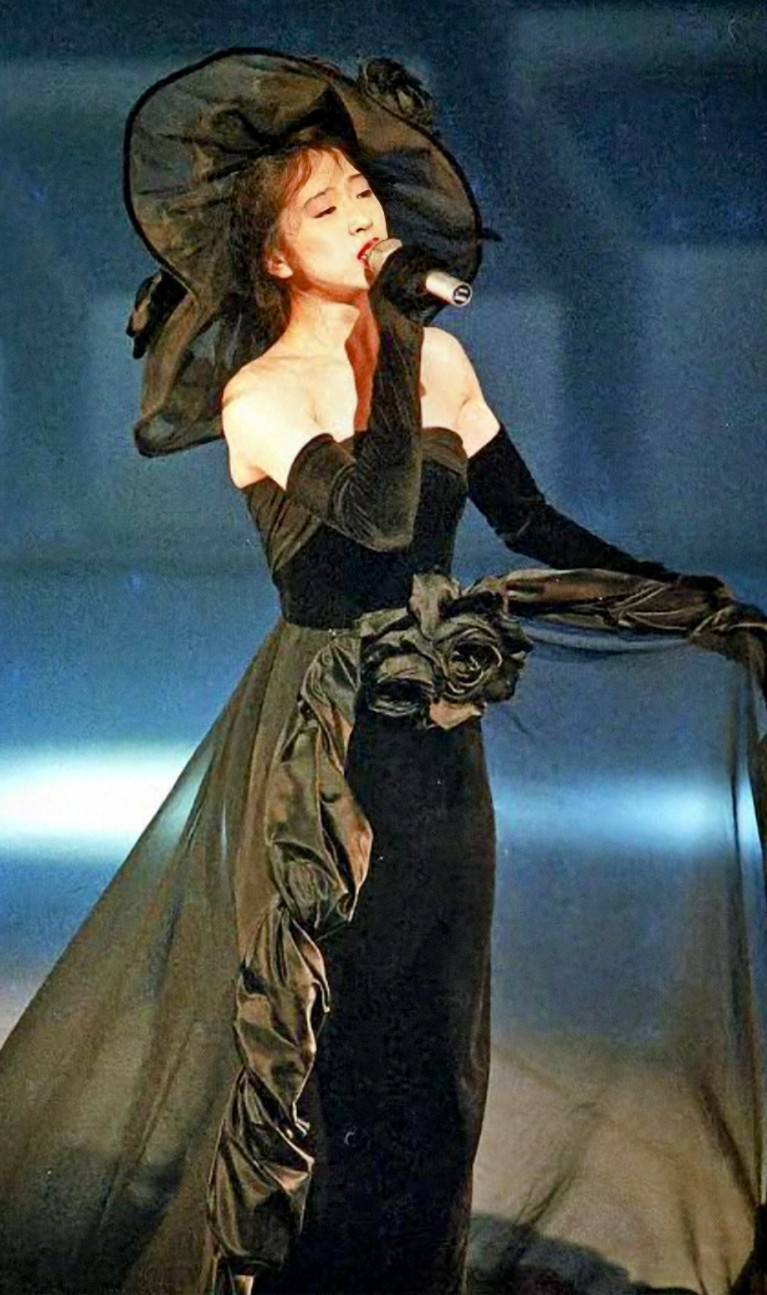 ✨中森明菜さん✨ 💖素敵で綺麗ですね💖