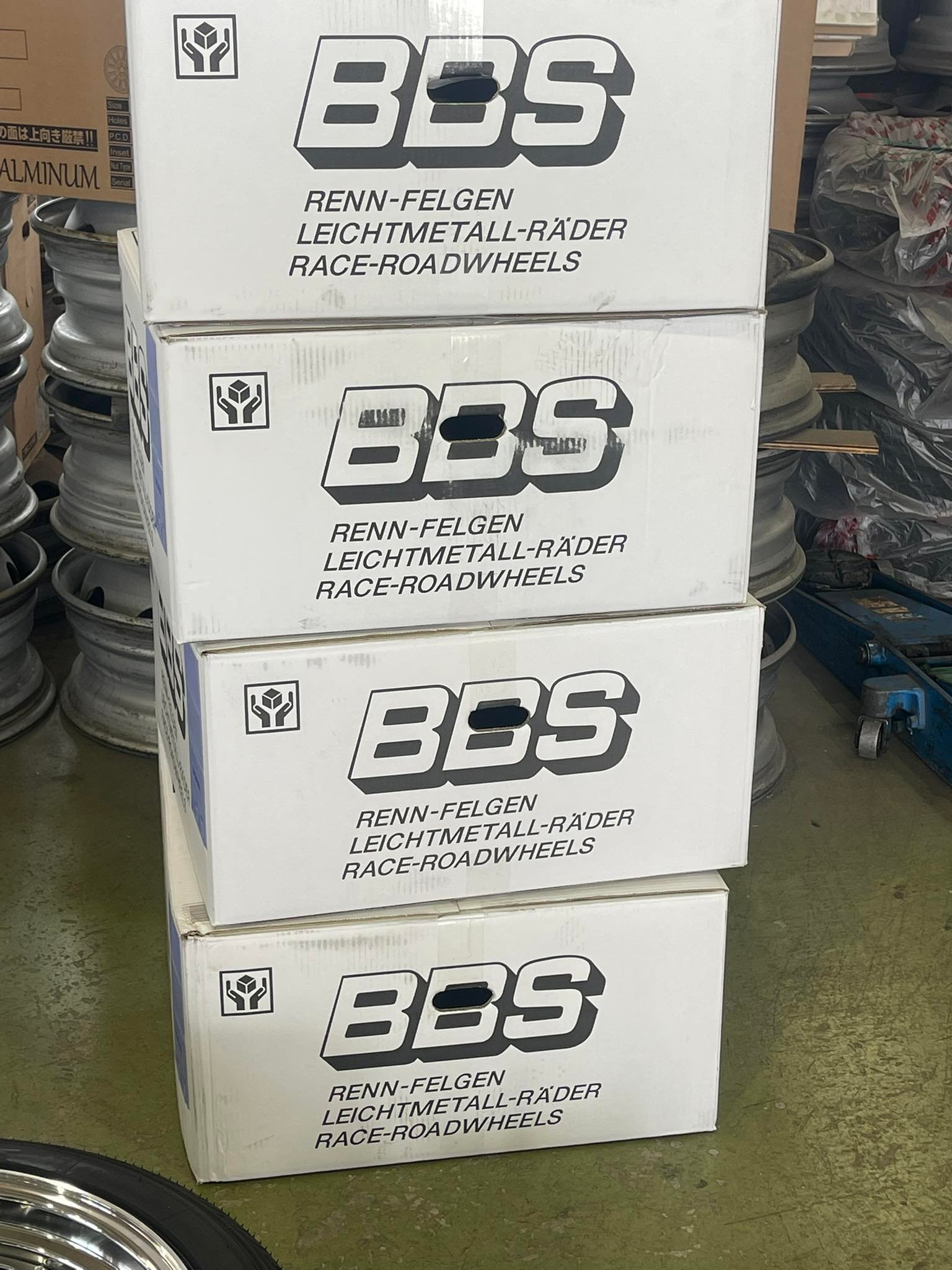 去年の10月に、アルファード、BBS LMを一緒に注文して… アルファードは 
