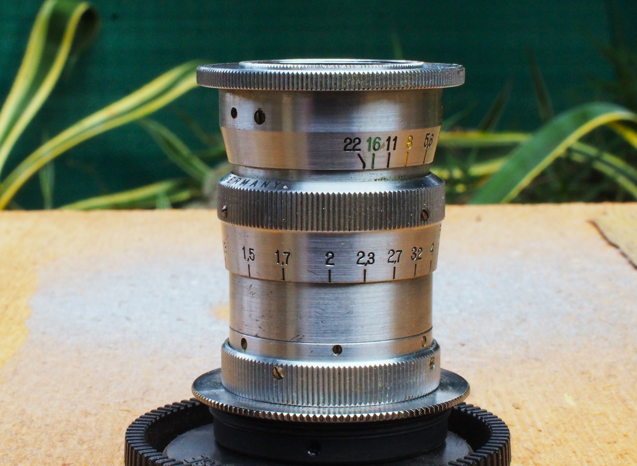 Very early Tessar 2,8 /3,75cm 1. Version from 1937 for Robot.