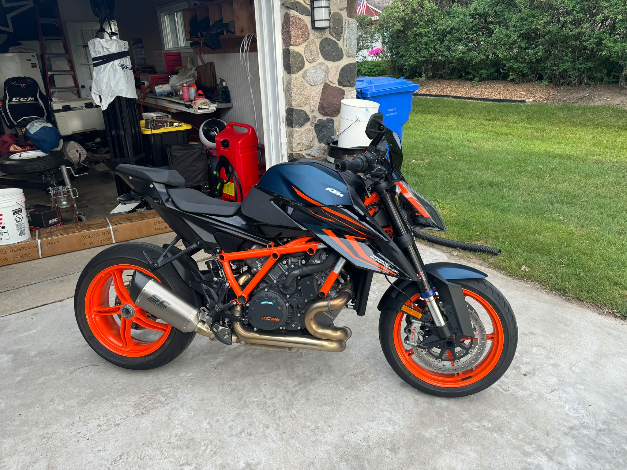 KTM 1290 R phone mount installation pictures and product details?