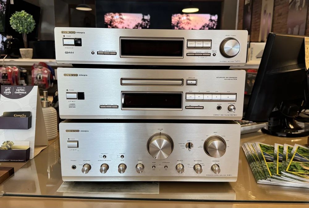 In 1985 I bought an Onkyo Rack like this.. I don't use it but