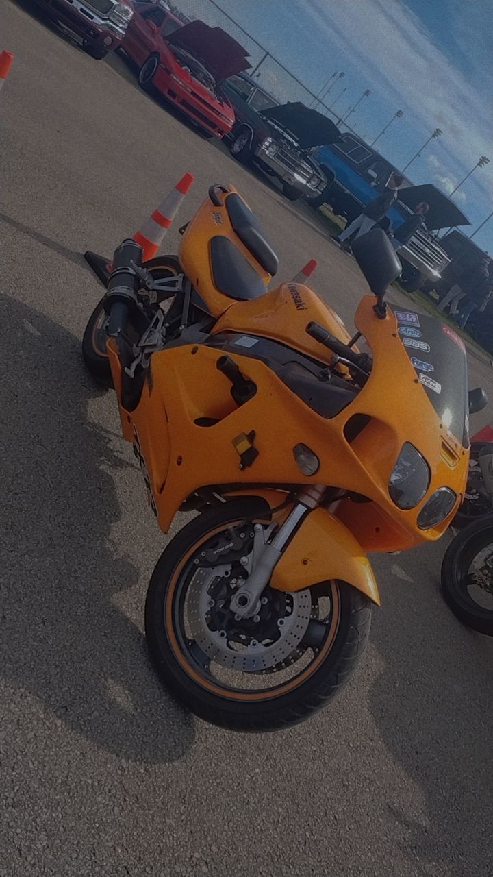 Zx7r p2. Been sleeping now since 2008. Only ever covered 9000