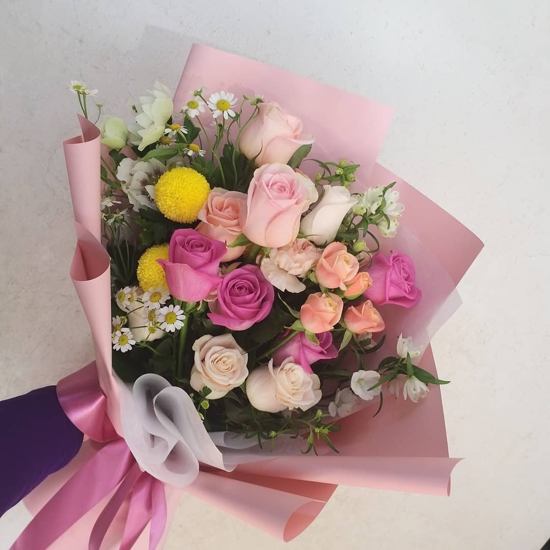 플라워우리집 - 해바라기 장미 꽃다발ᆢ여름을 대표하는 꽃 해바라기와 수입장미가 이번주에 제일 인기있는 꽃이예요 ㆍ 플라워우리집 ...