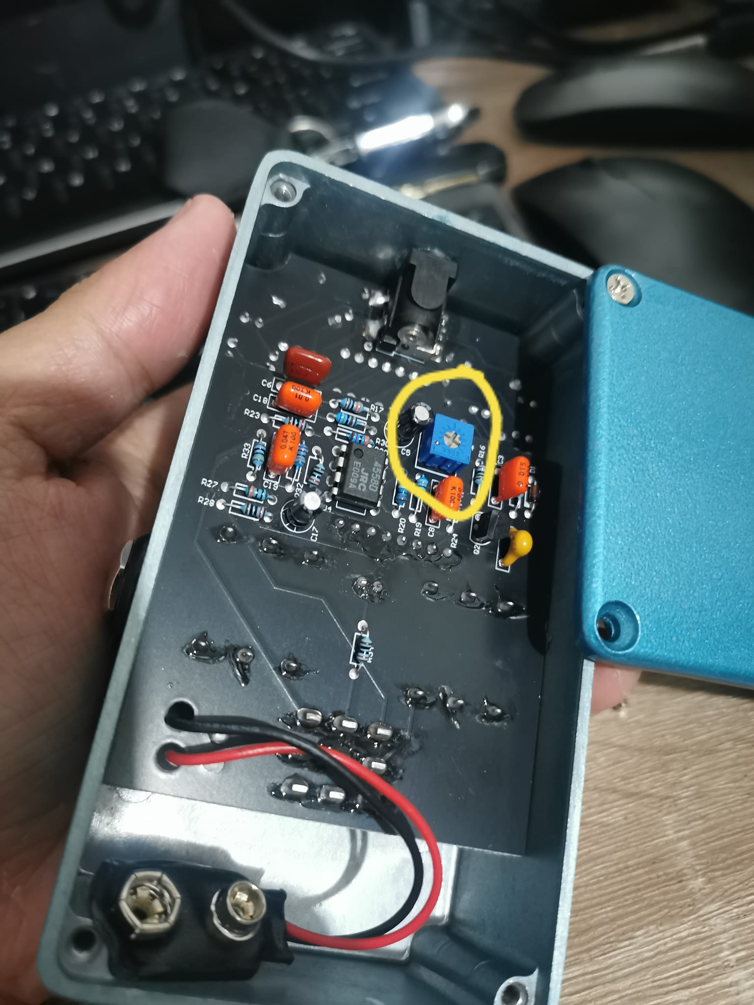 How does the Demonfx Steel String Supreme effects pedal work?