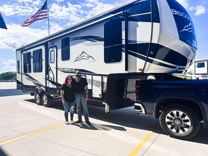 Fun Town RV - 🎉Congratulations to the Vaughn's on their... | Facebook