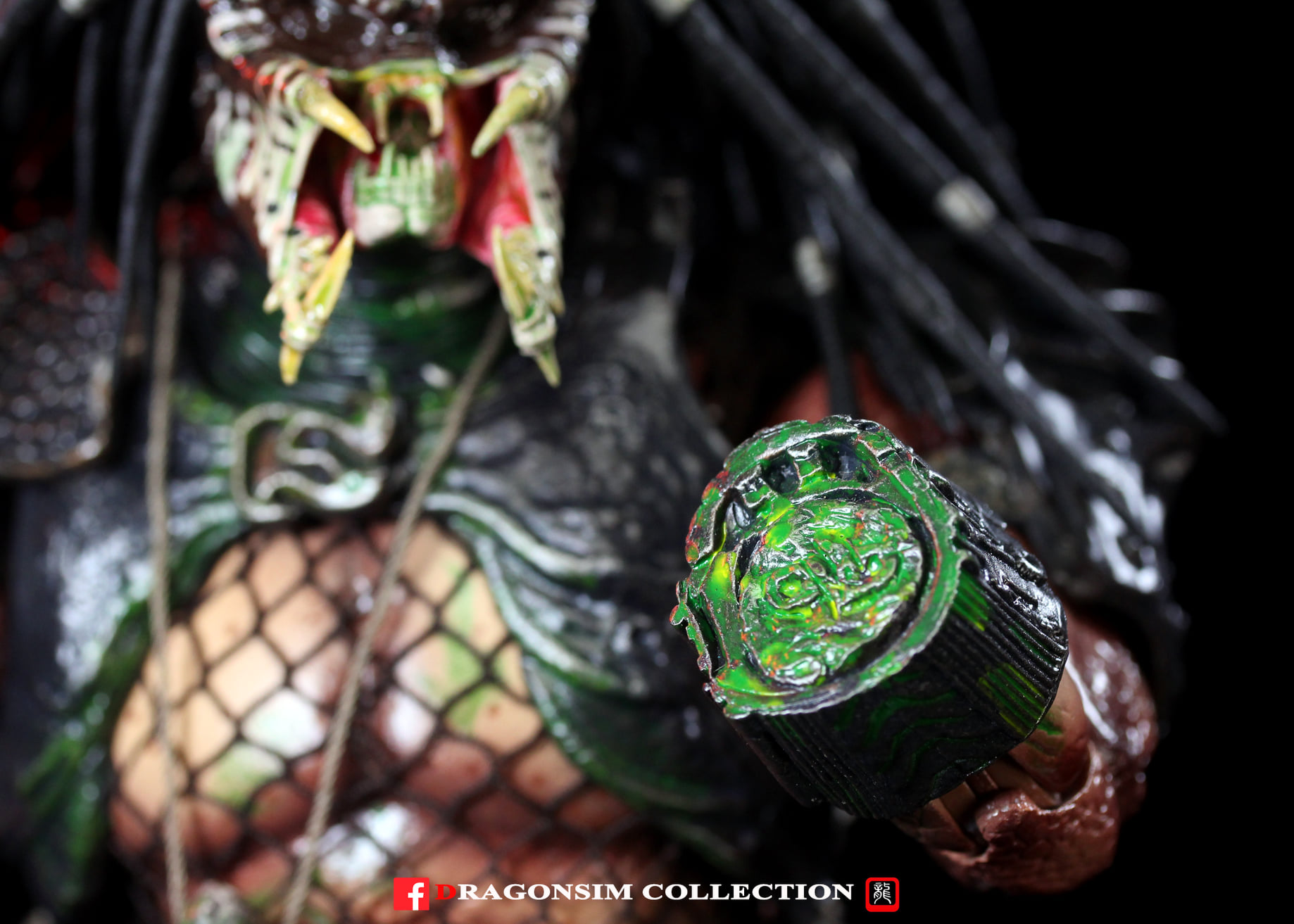 Hot Toys MMS45 Predator 2 (Battle Damaged Version)