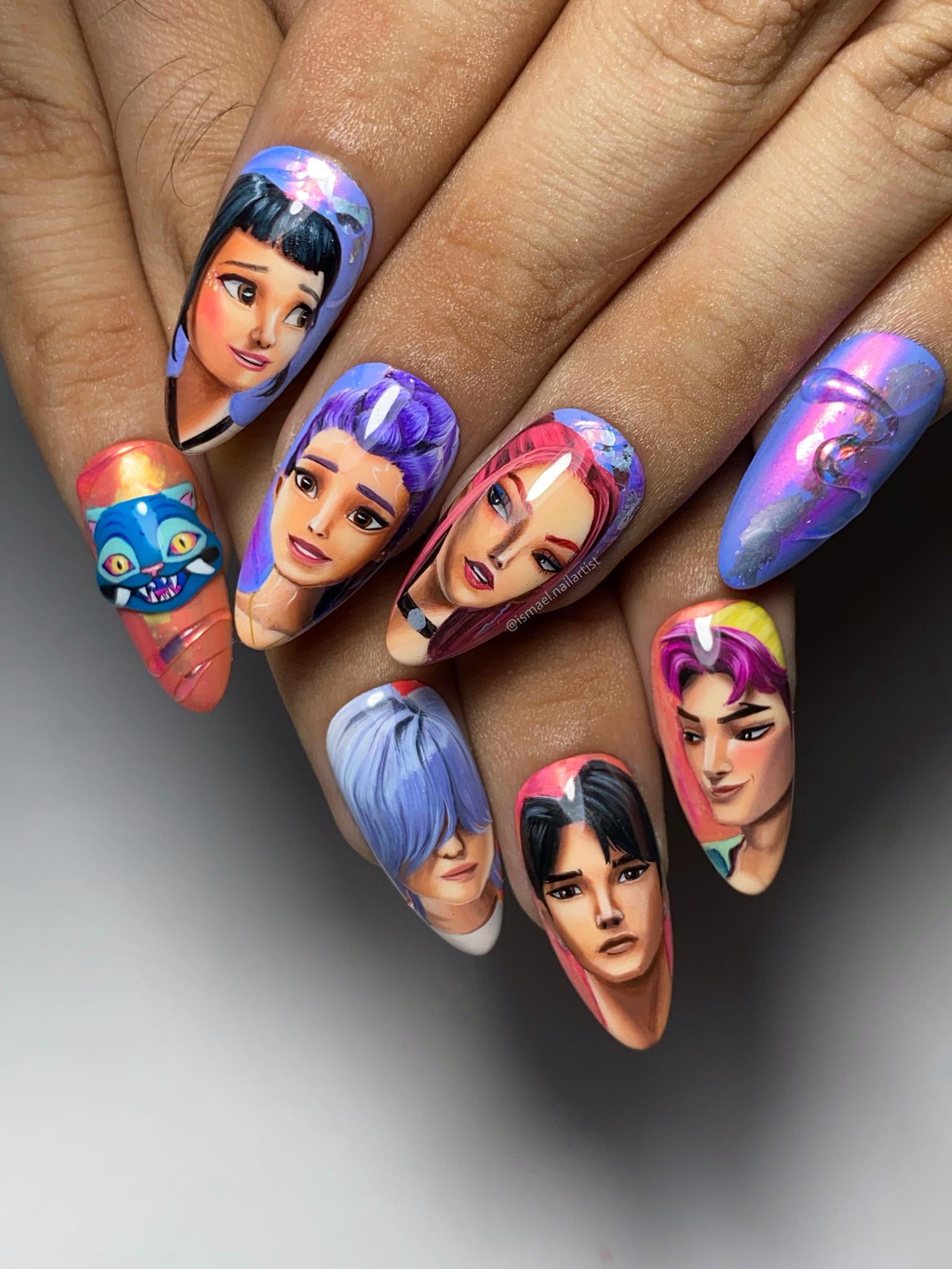 Kpop-inspired nail art with Ohora's gel press-ons