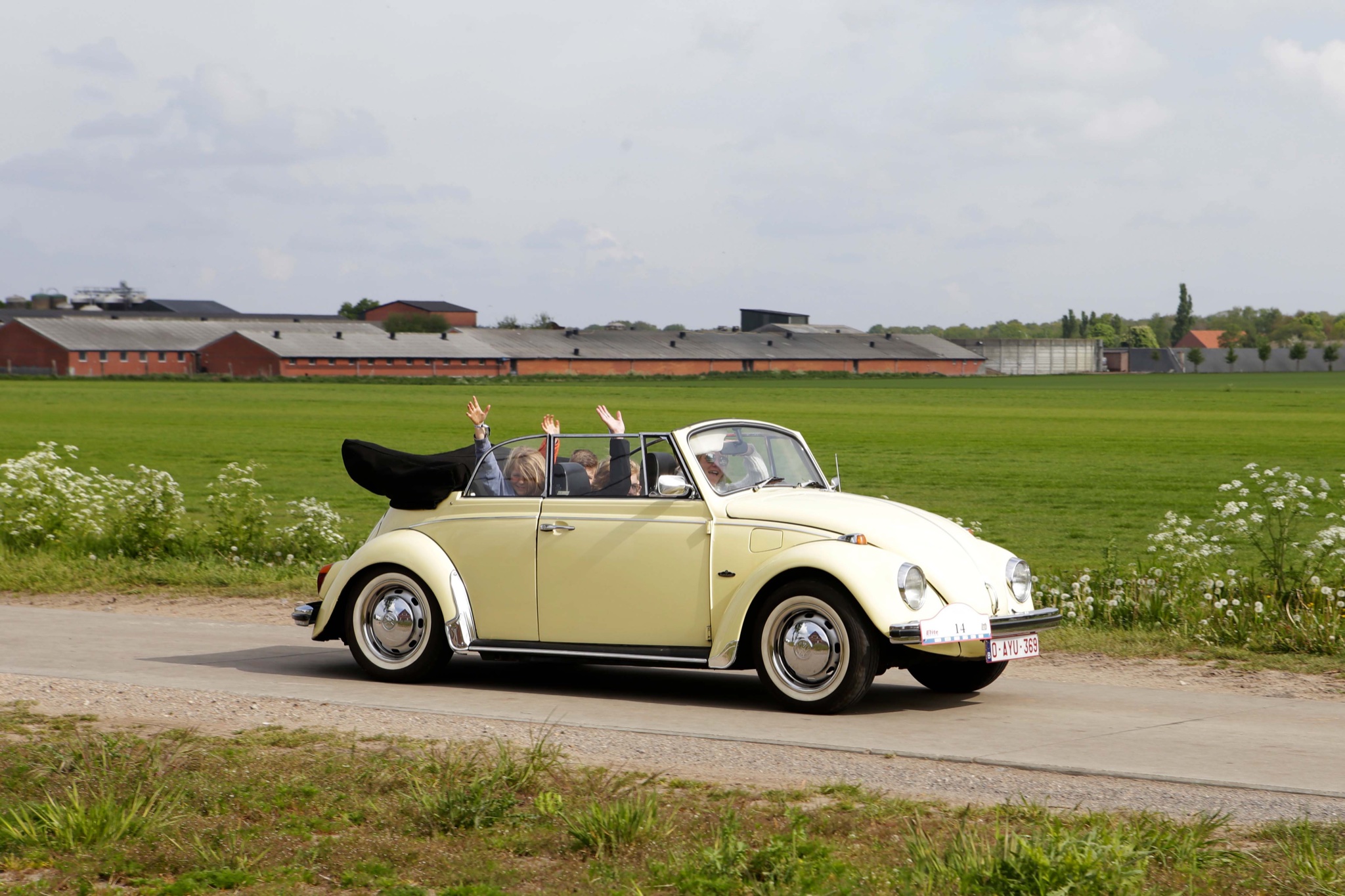 Enkele sfeerbeelden van... - Elite Reklaam oldtimer rally | Facebook