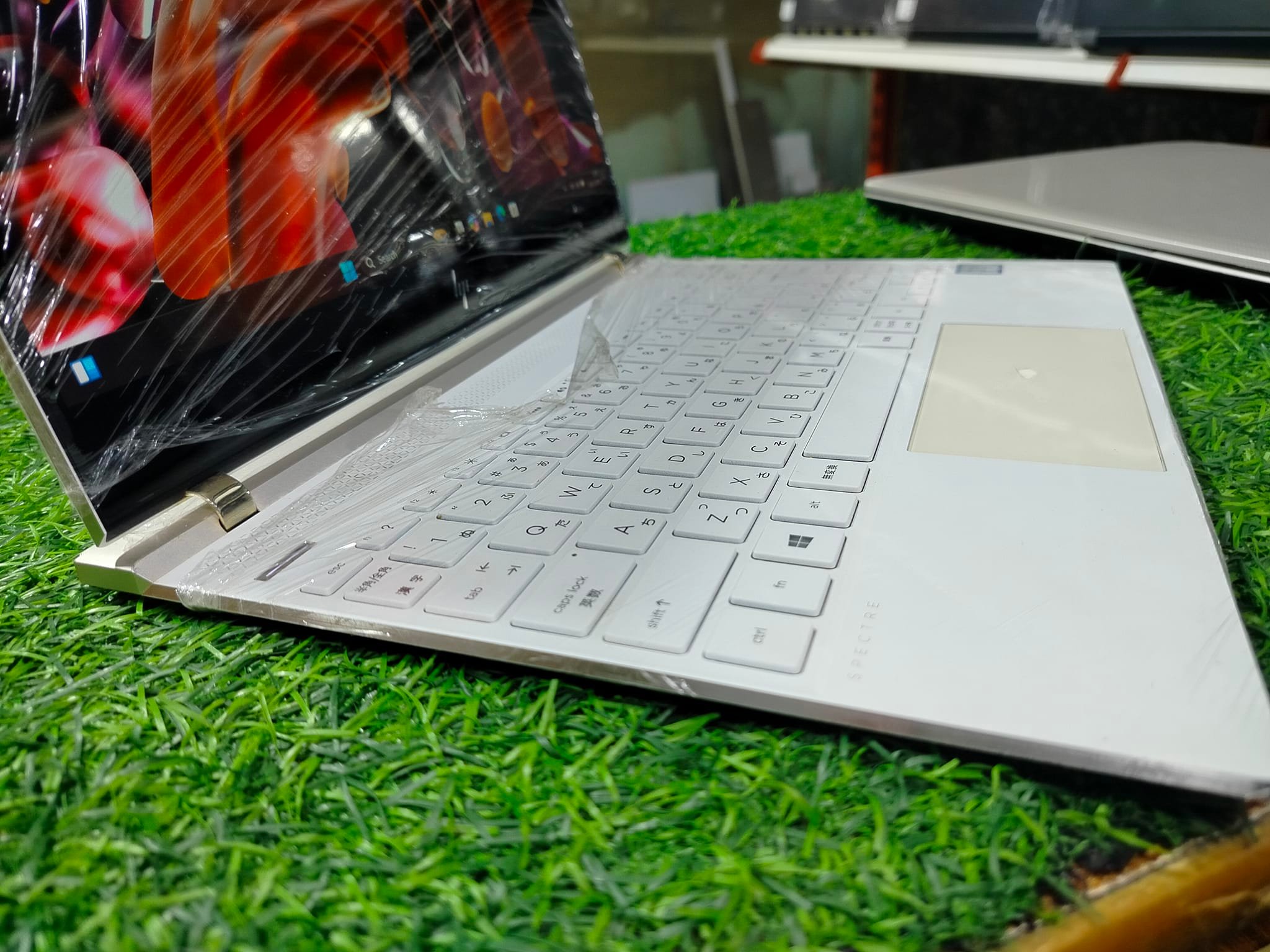 ノートPC HP Spectre Laptop 13-af0xx ホワイト