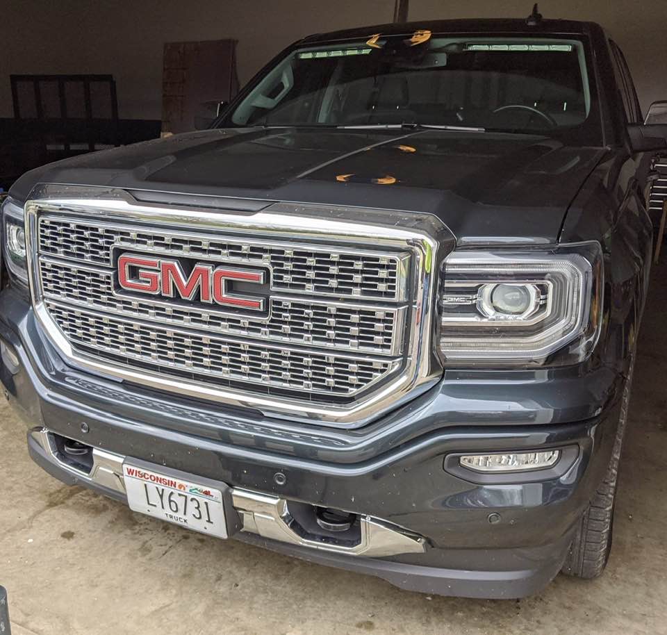 1988-1999 GMC Yukon/Suburban/Sierra SLE SIERRA Emblem – Red/White/Black, Left & Right Mount 4 thumbnail image
