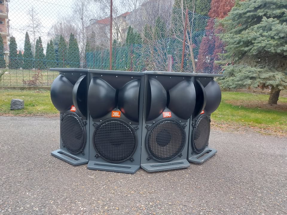 I just purchased a set of JBL eon 1500 8ohm 225rms passive but