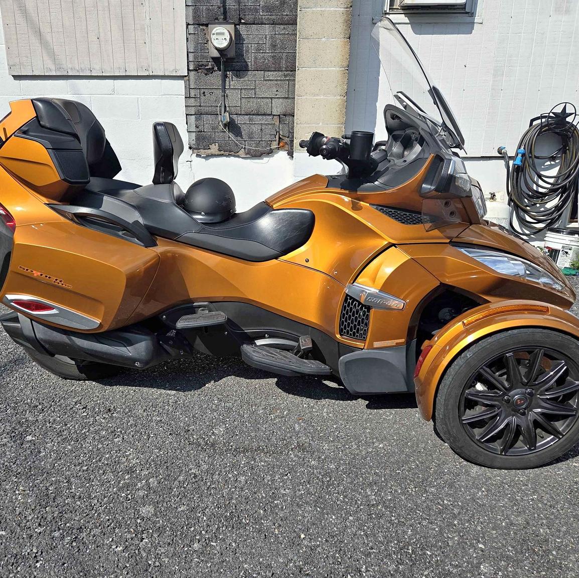 2014-can-am-spyder