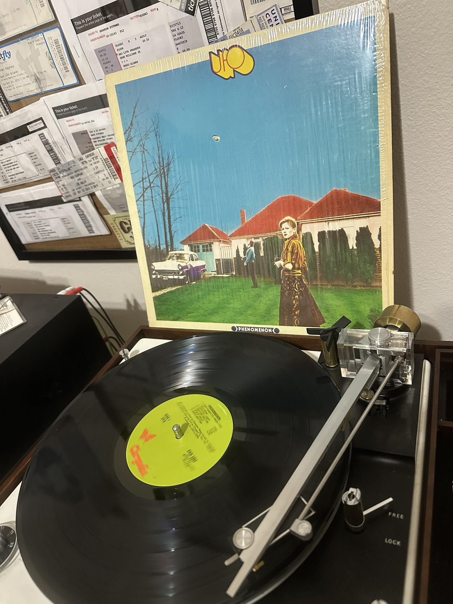 Now spinning UFO Phenomenon US 1974 ???