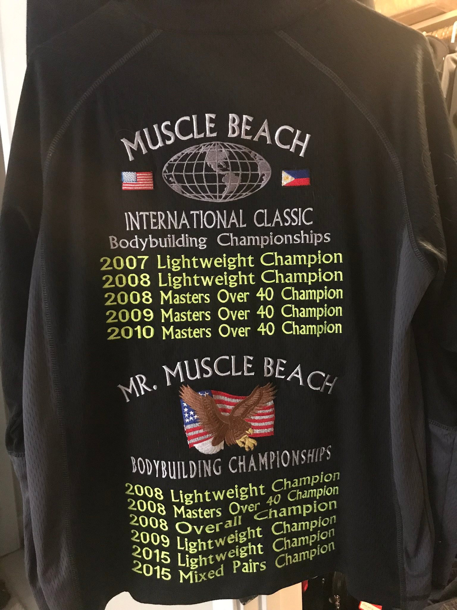 Muscle Beach bodybuilding competitions have great atmosphere