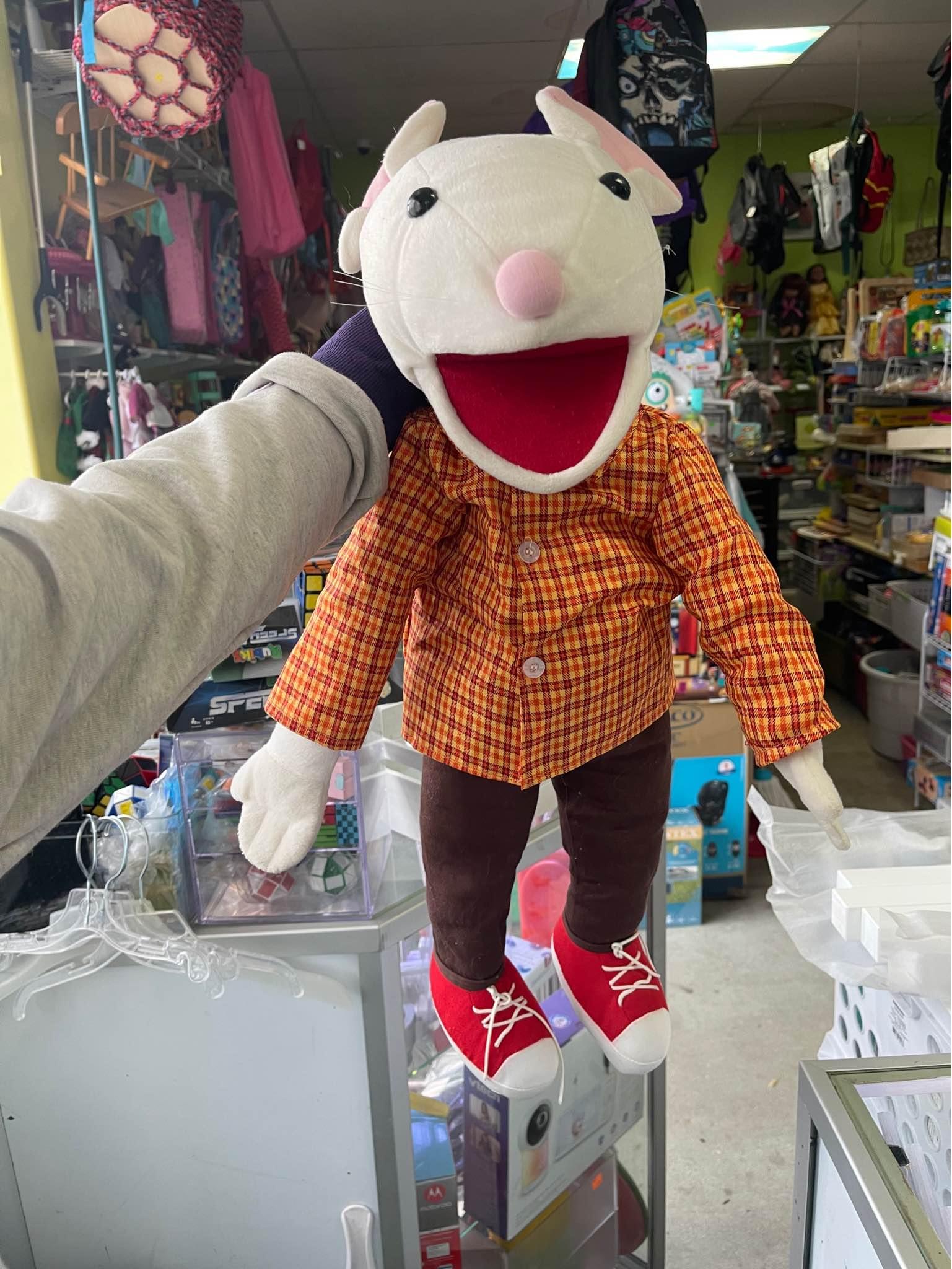 Silly Puppets Stuart little 25