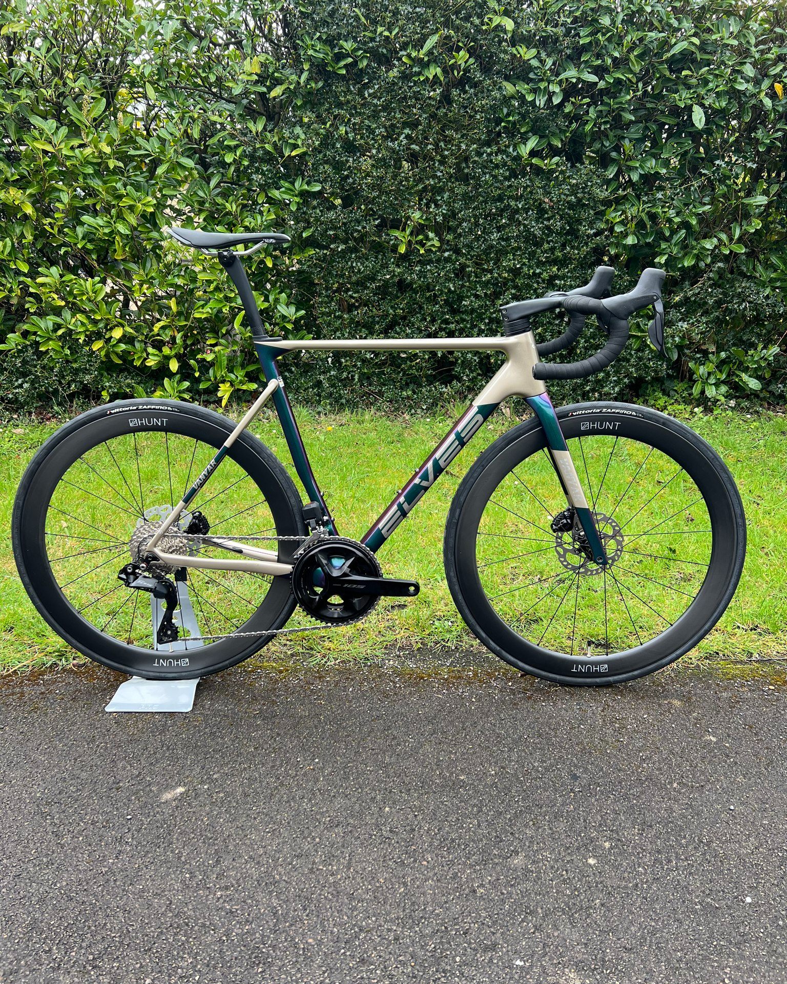 Elves Falath Pro Disc 🔥🔥🔥 Shimano 105 12S Di2 Group-set