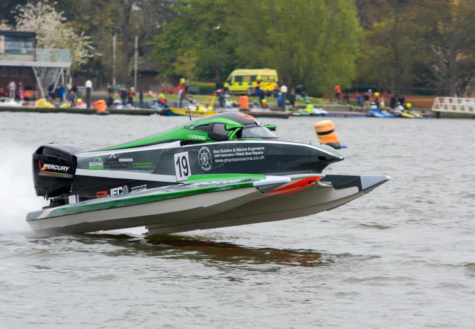 Onabudget Racing - Well it's finally the end...the end of our old hull ...