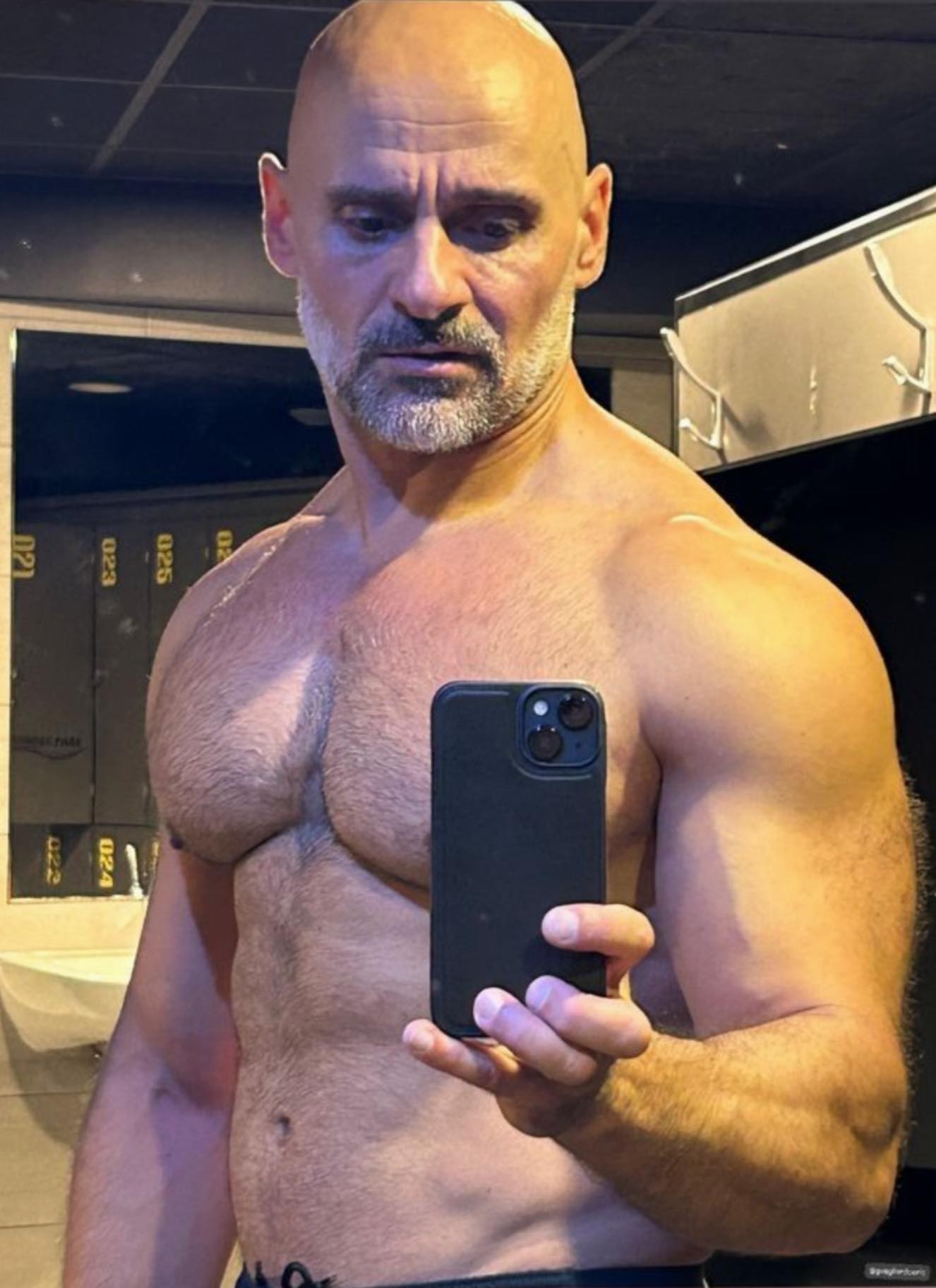 Fifty Shades of Silver Fox! | 🥵📱🥵 Oh Yeah 🥵📱🥵 | Facebook