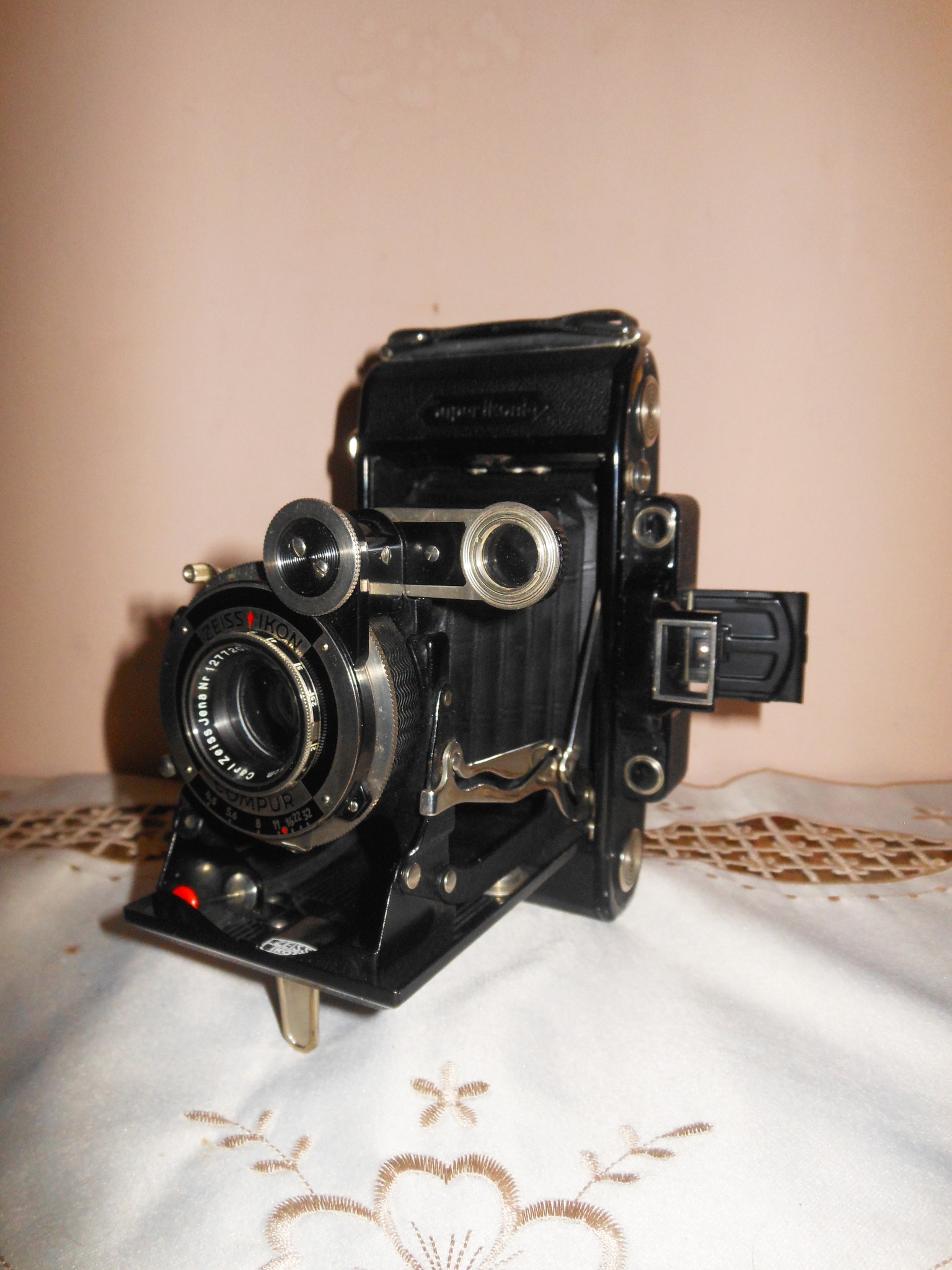 Zeiss Ikon Super Ikonta C camera review