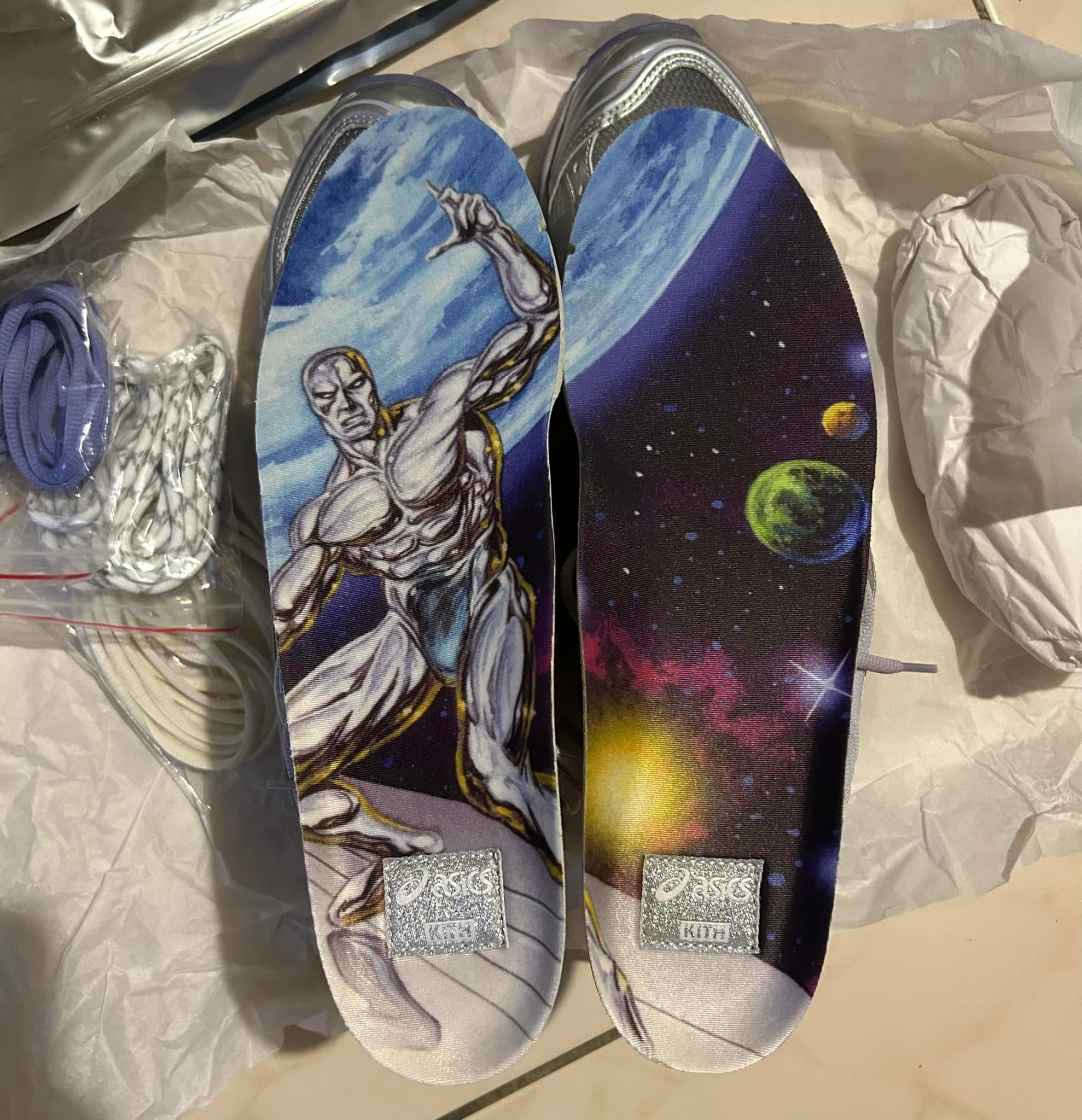 目的】：出售【商品】： MARVEL | KITH FOR ASICS SILVER SURFER GEL 