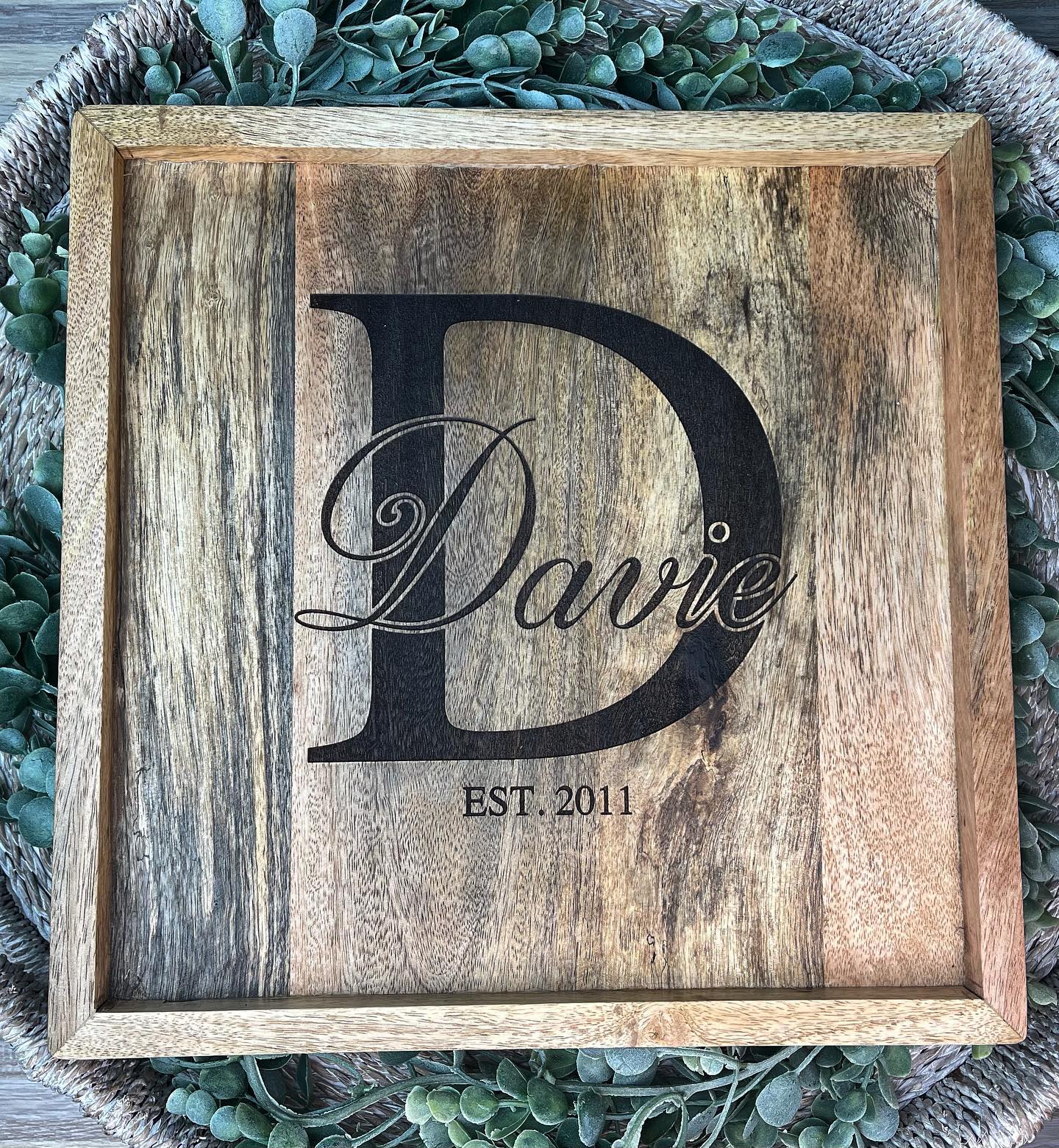 This stunning 14x14 square serving... - Pretty Pitty Design
