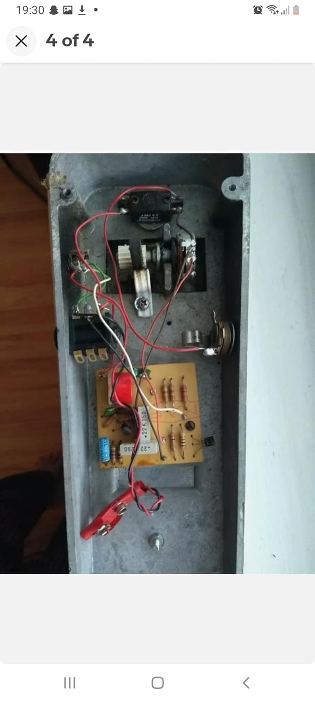 How to verify the age of a Jen Crybaby wah pedal