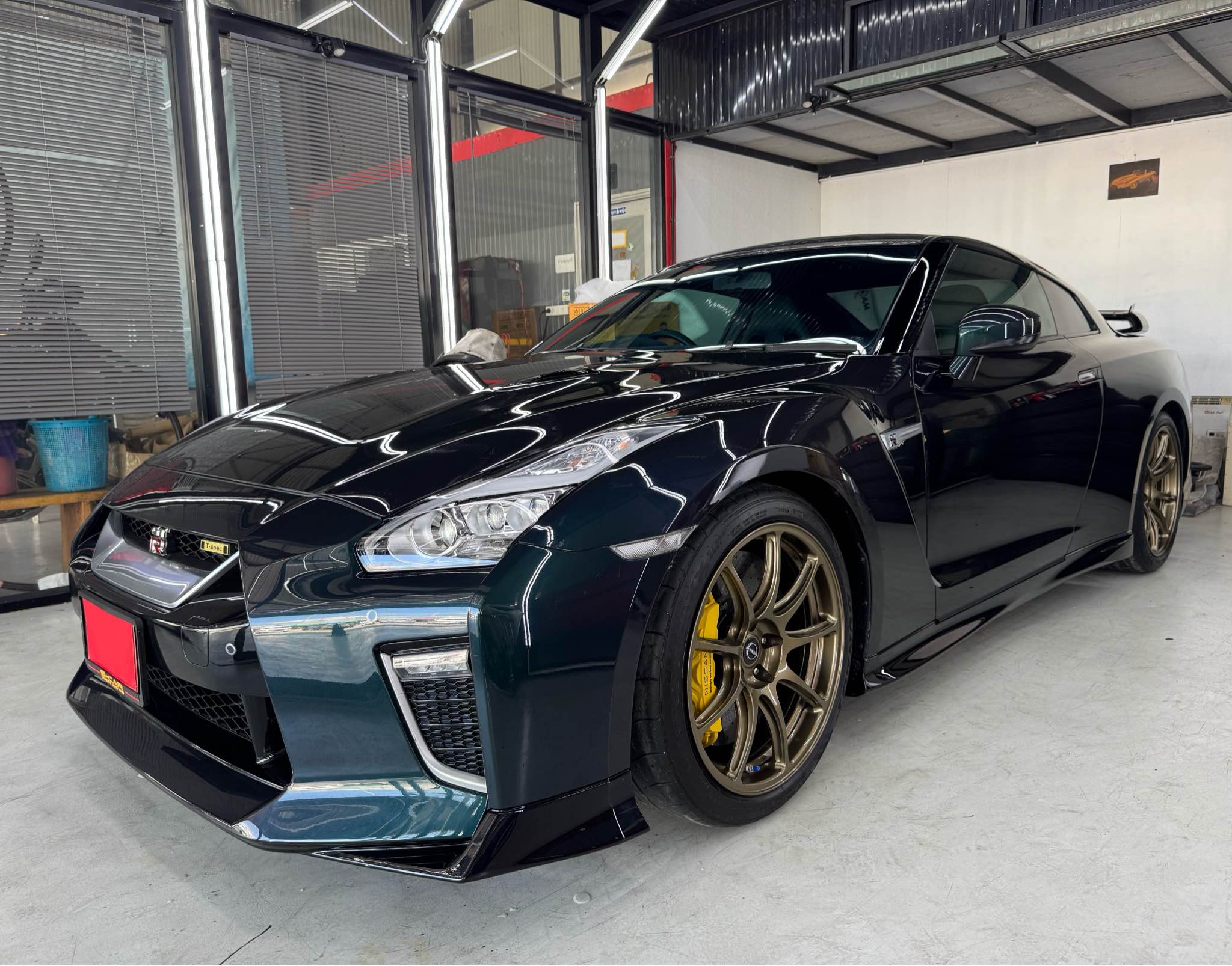 2023 Nissan GT-R R35 T-Spec Midnight Purple