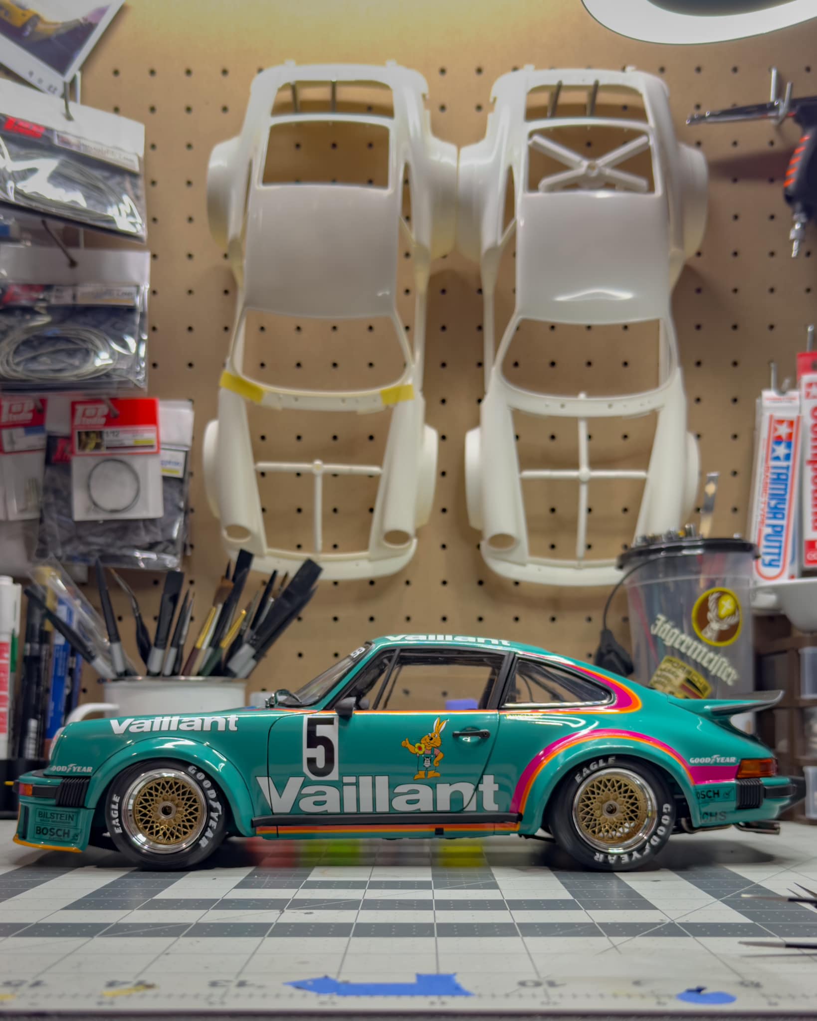 Tamiya 1/20 Porsche 935 Vaillant model build