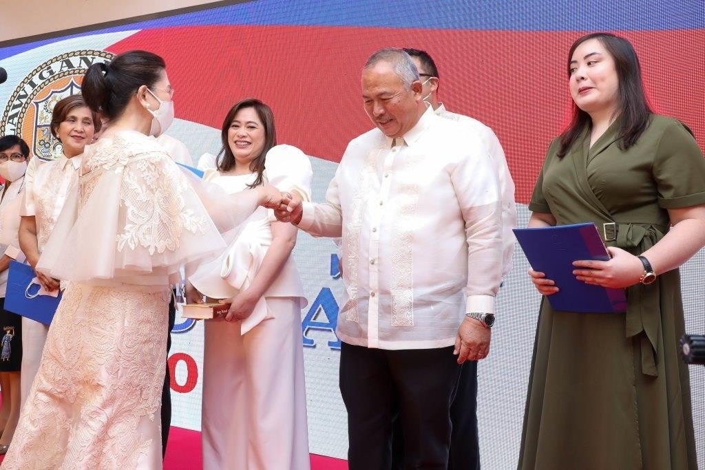 Pormal nang nanumpa ang... - Lalawigan ng Rizal (Official) | Facebook