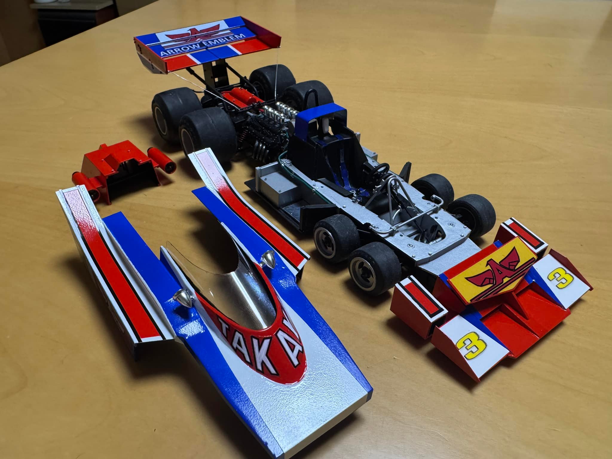 1977年放送 アローエンブレム グランプリの鷹 8輪マシンを作成しました