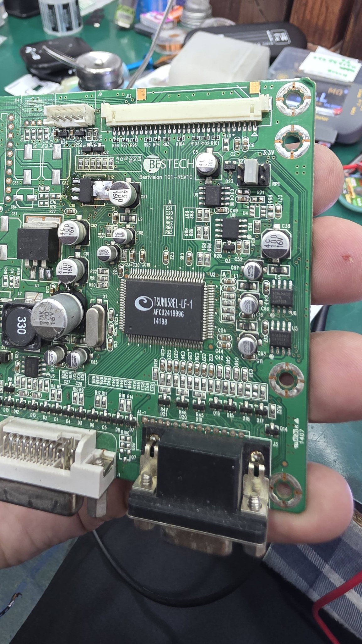 BIOS for BTL-270WIL121XX motherboard with 27-inch LCD panel