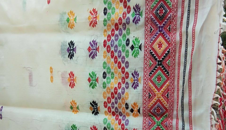 Riha - Assamese Mekhela... - Riha - Assamese Mekhela Sador