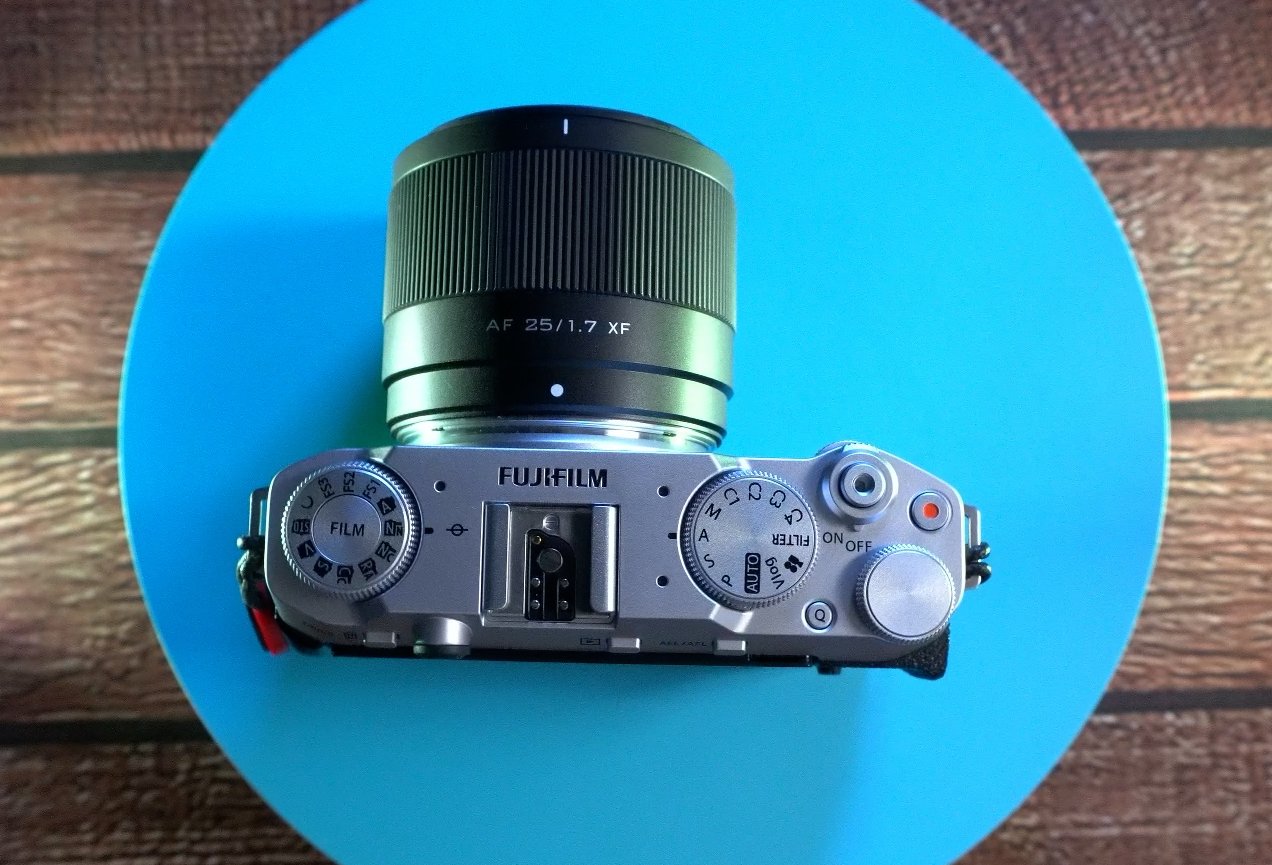 Fujifilm X-M5 with XF35mm f/2.0 lens in lowlight