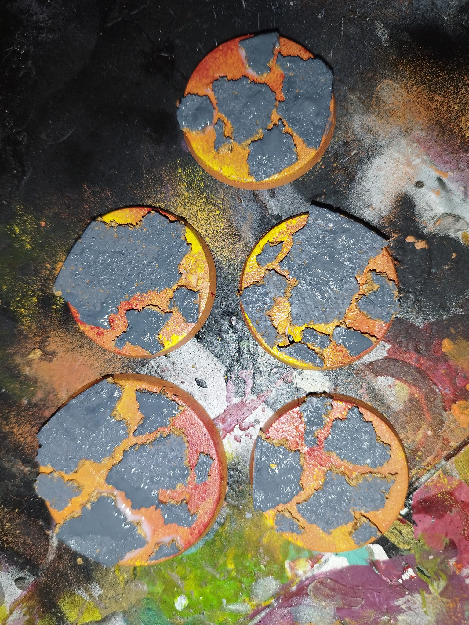 2 Basi In Resina 60mm Dipinte A Mano - Lava Dreadnought Per Warhammer 40k
