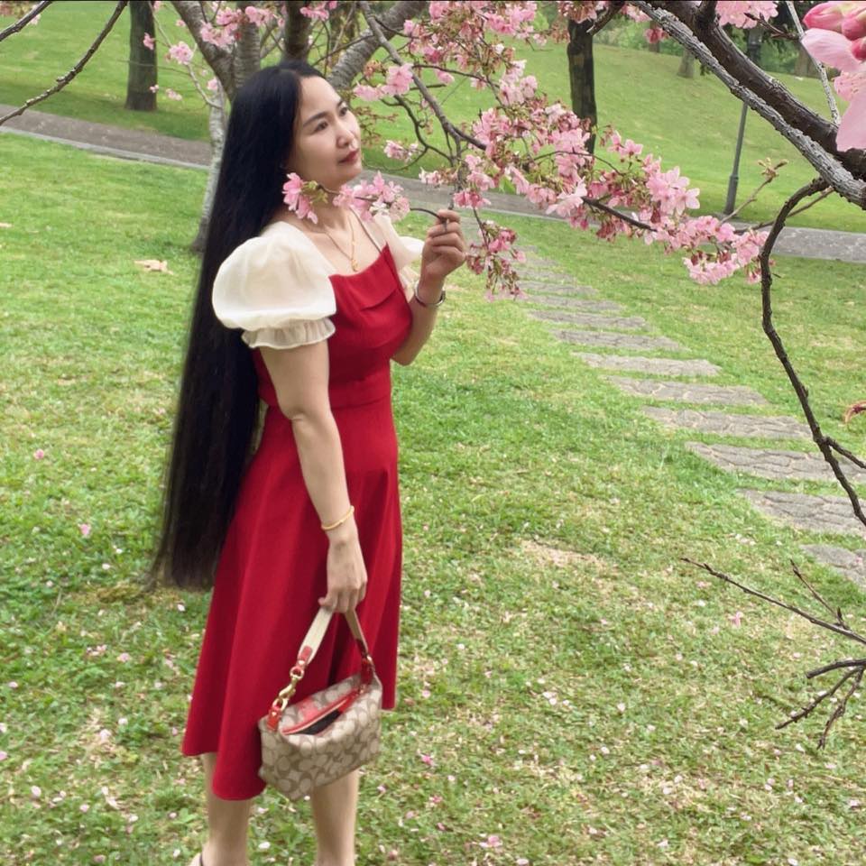 Nay Mồng 3 Tết nhà cháu mới đi lễ chùa Mong một năm bình an đến với tất ...