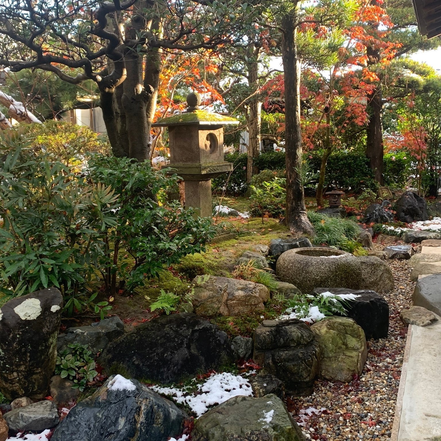 茶室建築 Tea-Room - 「露滴庵(ろてきあん)」 ・ 広島県尾道市の浄土寺に現存。 寺伝によると、元は京都の伏見城内にあった豊臣秀吉公 ...