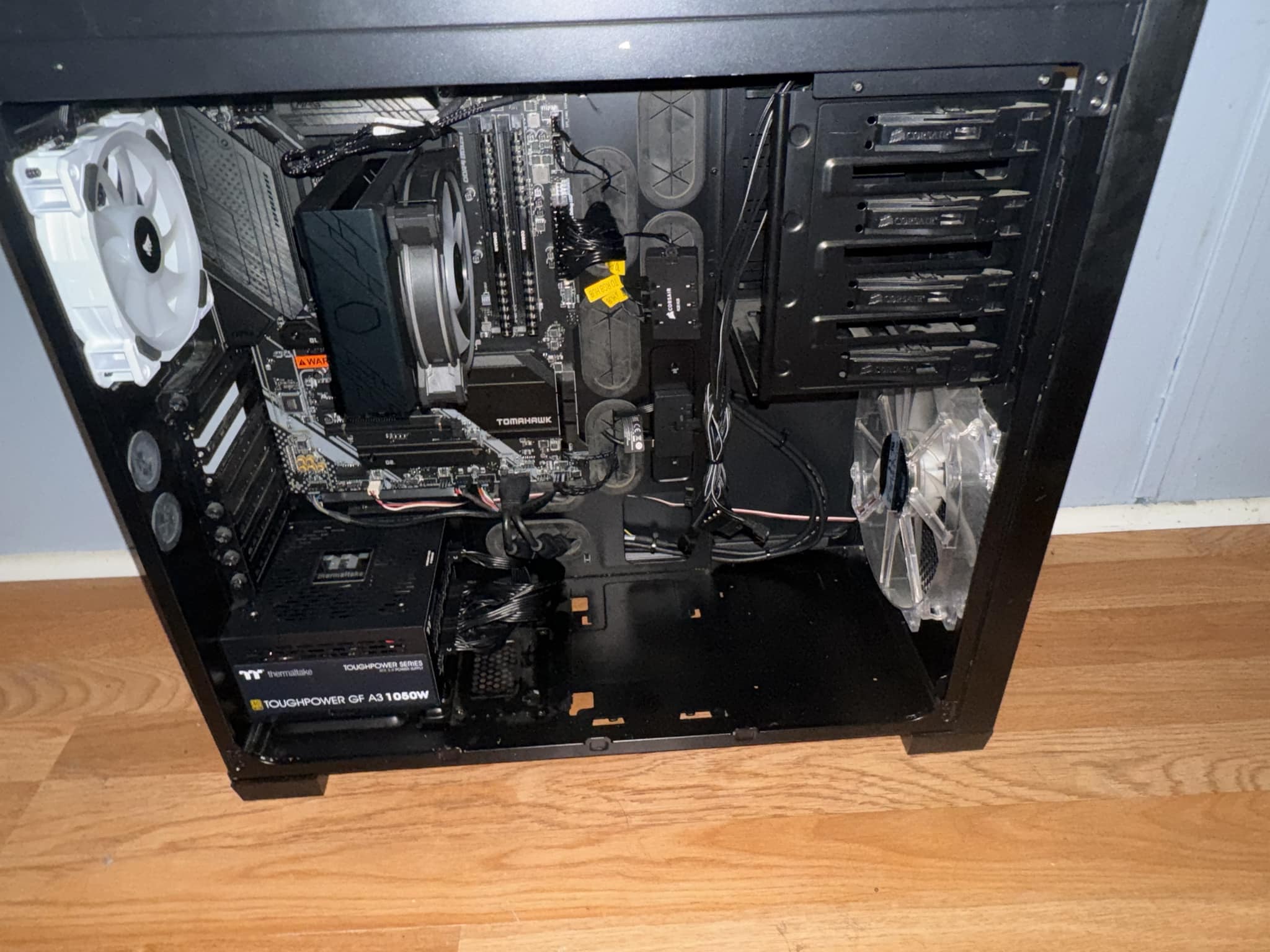 Will come with Corsair 3500x and fans and cpu wich is Ryzen 7 