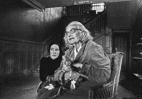 Staunch Character : Edith Bouvier Beale, Jr. of Grey Gardens - More ...
