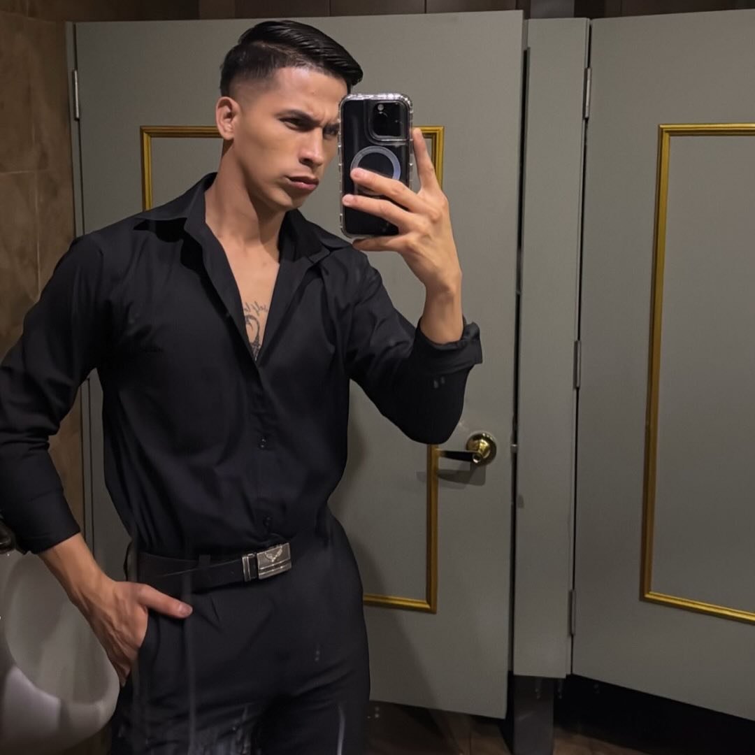 Adonis Leon