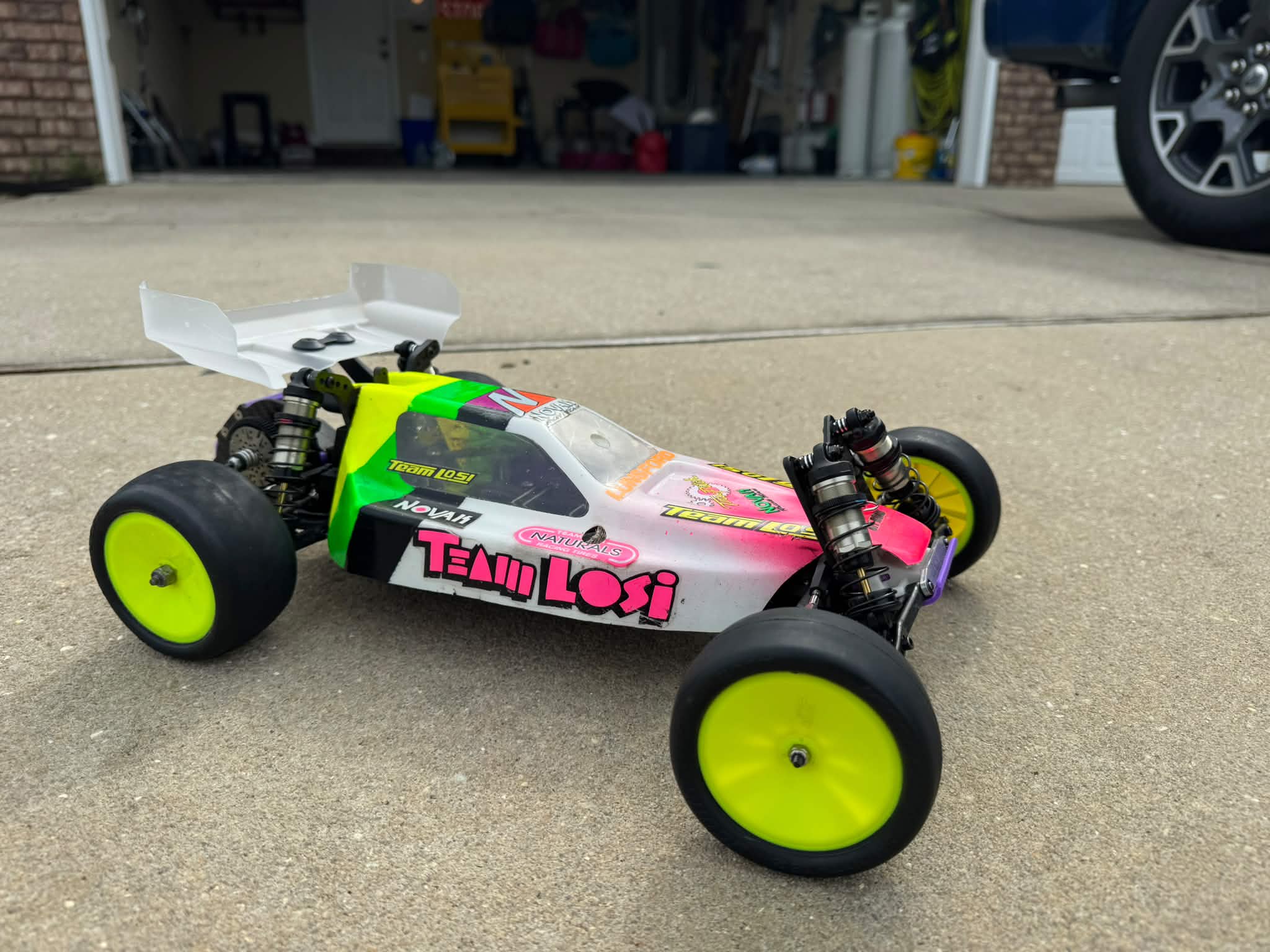Rebuilding a vintage Losi XX with custom Les Simpson mods